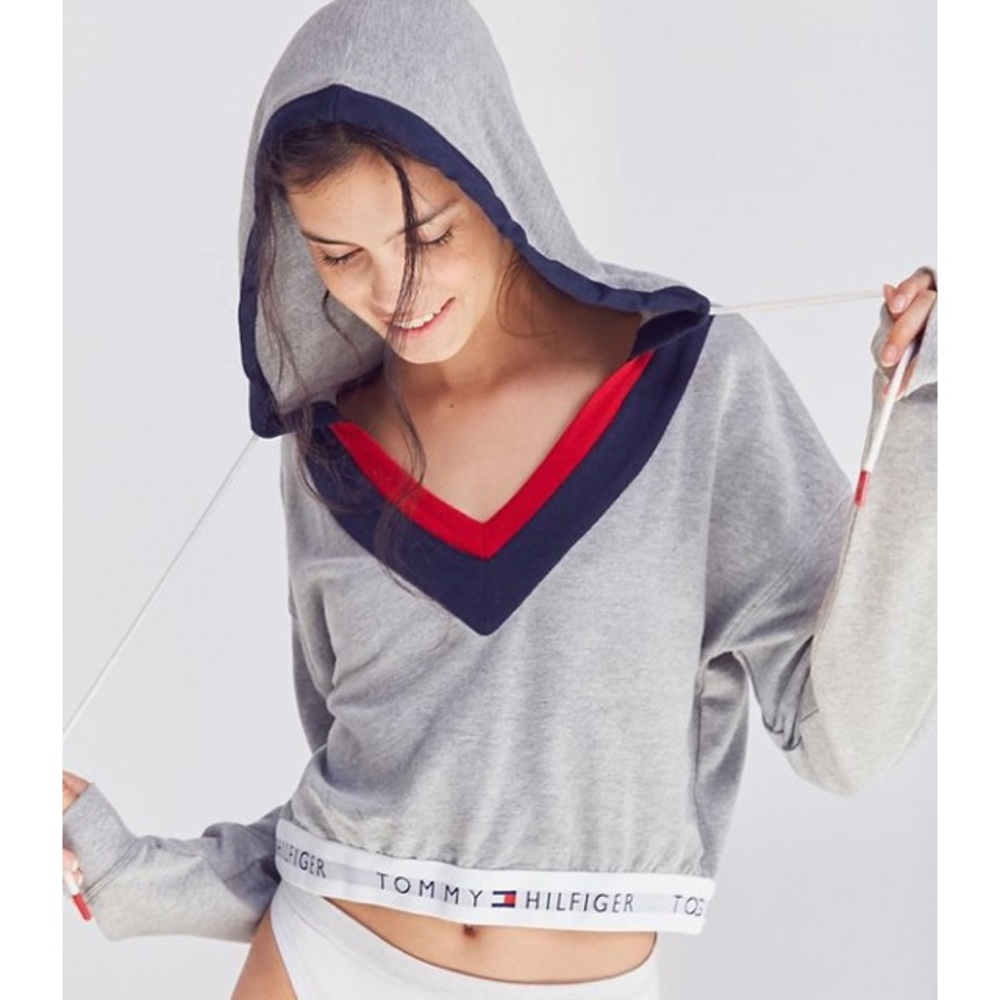 Tommy Hilfiger UO exclusive sweatshirt